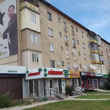 Apartment In The Karakol Heart Buitenkant foto