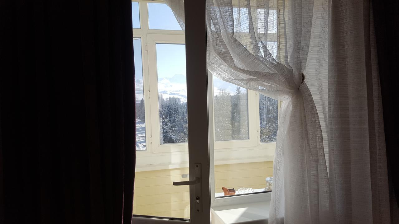 Apartment In The Karakol Heart Buitenkant foto